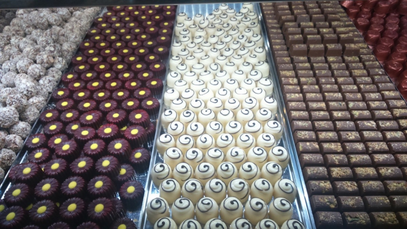 vente-FREJUS-min_chocolates_milk_chocolate_white_chocolate_truffles_candy_food_treat_cacao-1213769